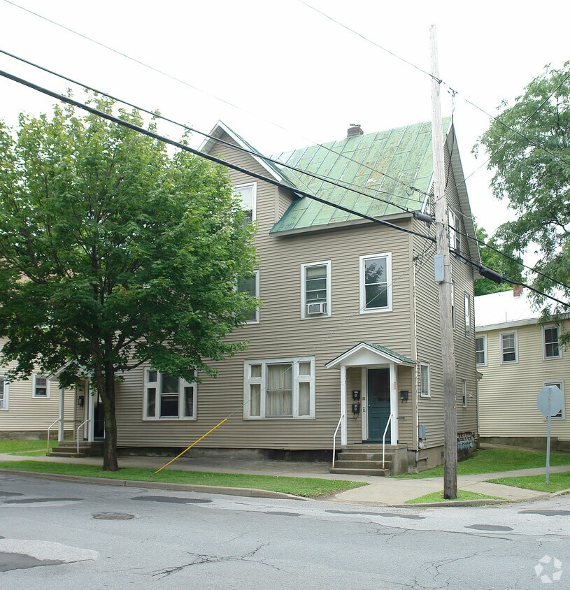Primary Photo - 86-86 Van Dam St