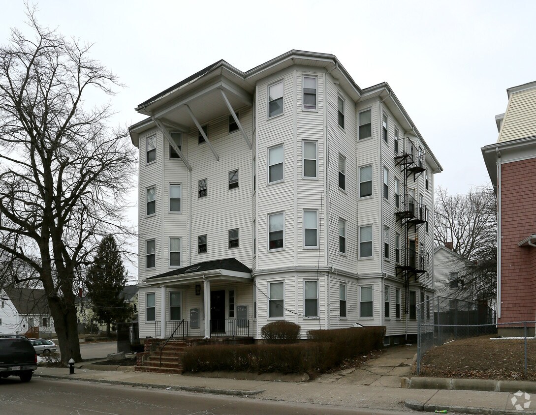 Primary Photo - 47 Highland St