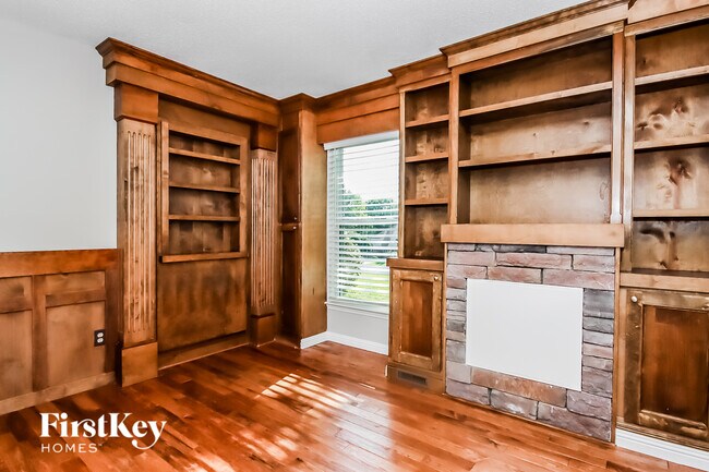 Building Photo - 6917 Forest Manor Dr