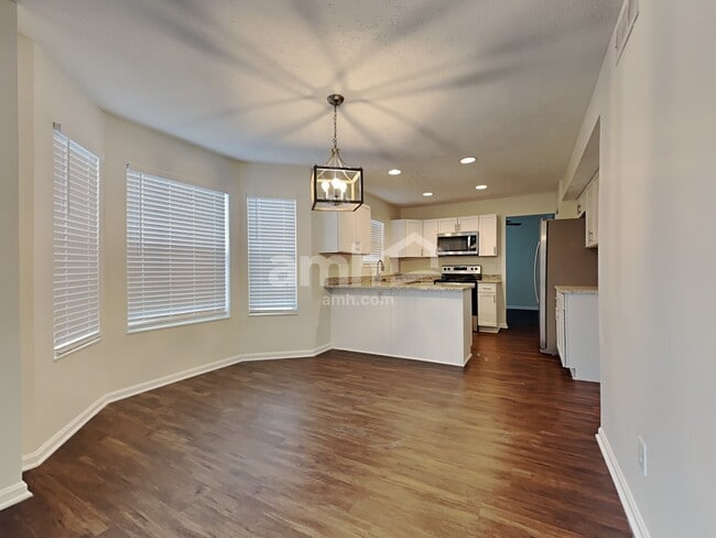 Building Photo - 1048 Reveres Run