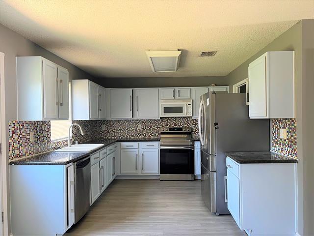 Building Photo - 2333 Live Oak Dr