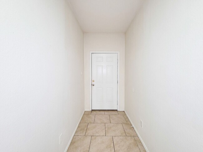 Foto del edificio - BRAND NEW  4 BEDROOM 2 BATH HOME IN KATY V...