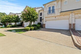 Building Photo - 4452 Jardin St