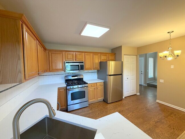 Building Photo - 3257 Cool Springs Ct