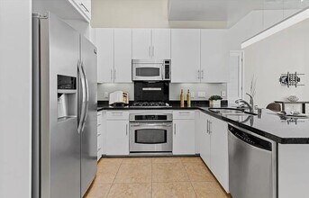 Building Photo - 1050 Island Ave