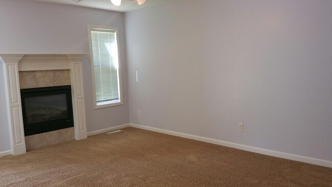 Building Photo - Windwood Court