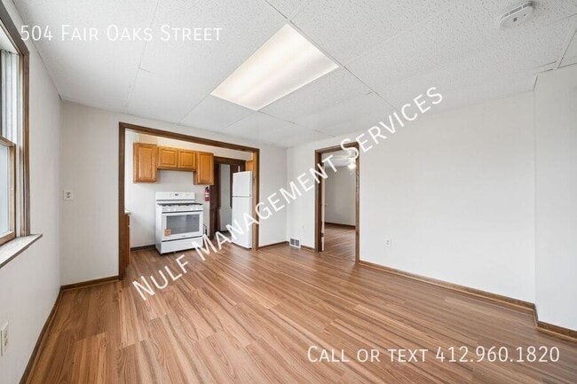 Building Photo - 504 Fair Oaks St
