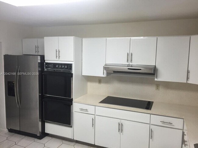 Foto del edificio - 1617 NE 177th St
