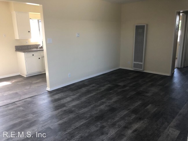 Building Photo - 4350 W 130th St