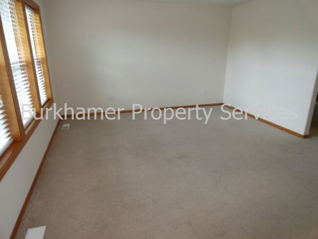 Foto del edificio - 173 Summit Place Dr