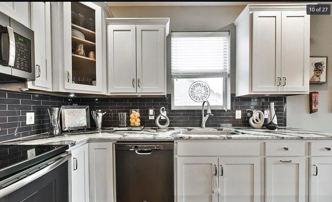 Foto del edificio - 8218 Kilpatrick Pkwy