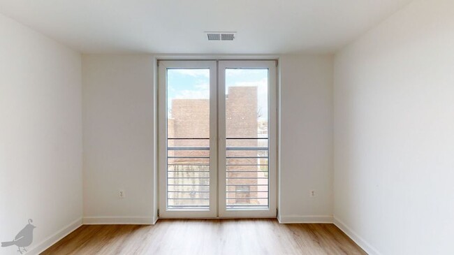 Building Photo - 1115 H St NE