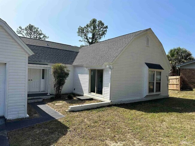 Foto del edificio - 2607 Tomlinson Rd
