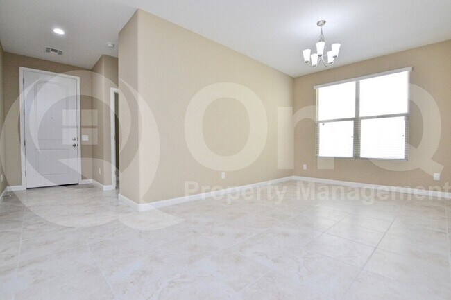 Building Photo - 10739 W Bronco Trail