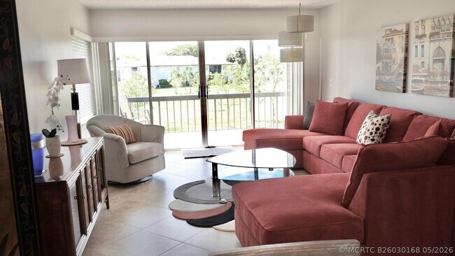 Building Photo - 13817 Royal Palm Ct