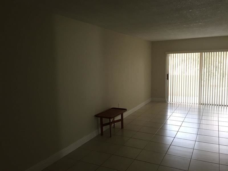 1735 W 60th St, Hialeah, FL 33012 Condo for Rent in Hialeah, FL