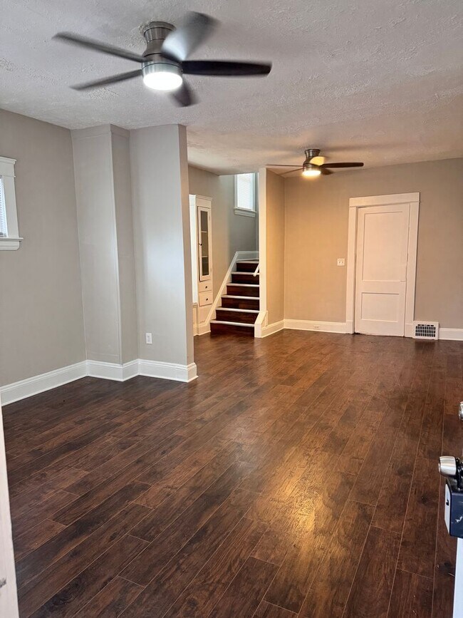 Foto del edificio - 3175 W 112th St