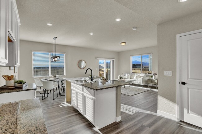 Foto del edificio - BRAND NEW HOME MINUTES FROM FORT CARSON AN...