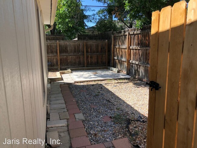 Building Photo - 1 br, 1 bath House - 415 Lewis Street