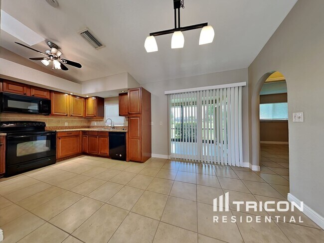 Foto del edificio - 25522 Rampart Blvd