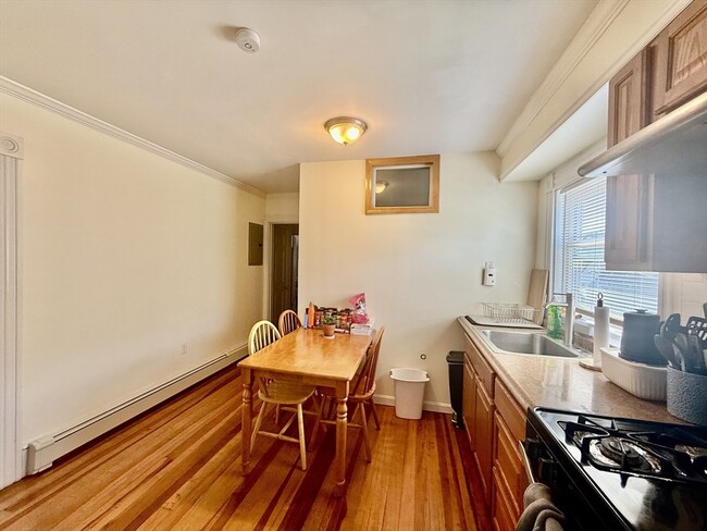 Building Photo - 207 Whitwell St