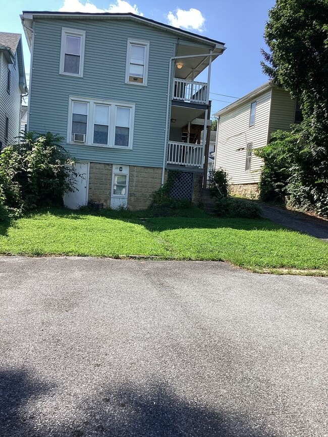 Foto del edificio - 319 Fairview Ave