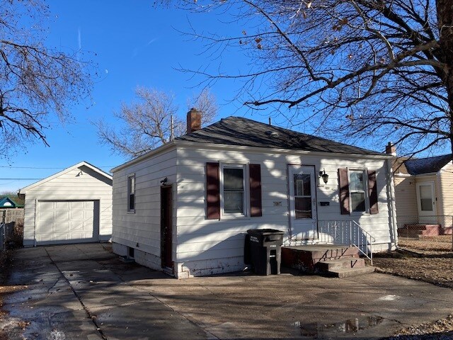 Primary Photo - 1159 S Eddy St