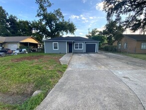 Building Photo - 610 Fostoria Ln