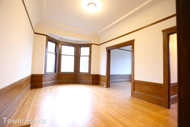Building Photo - 242 Chenery St
