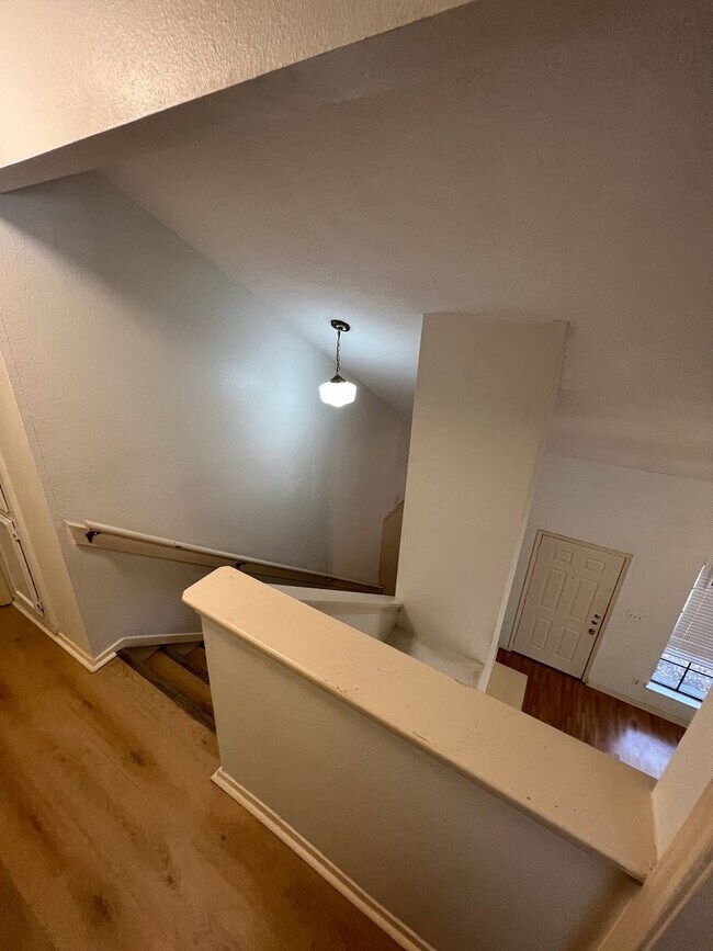 Building Photo - Copperfield Charmer