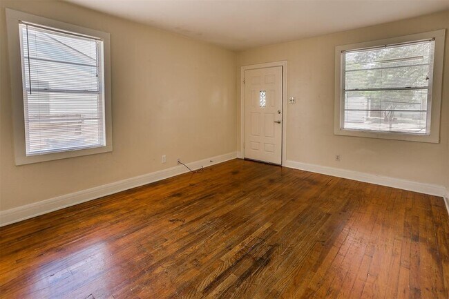 Building Photo - 5504 Avenue F