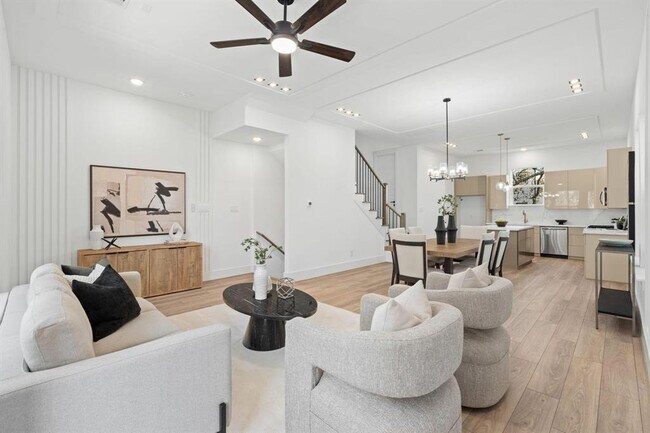 Foto del edificio - 905 Woodcrest Dr