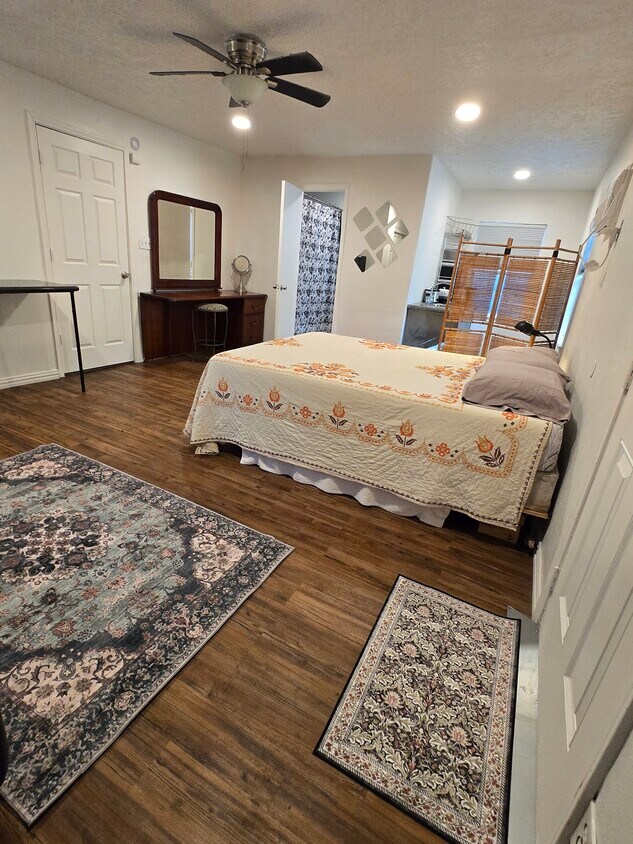 Foto principal - 4200 Rusk St