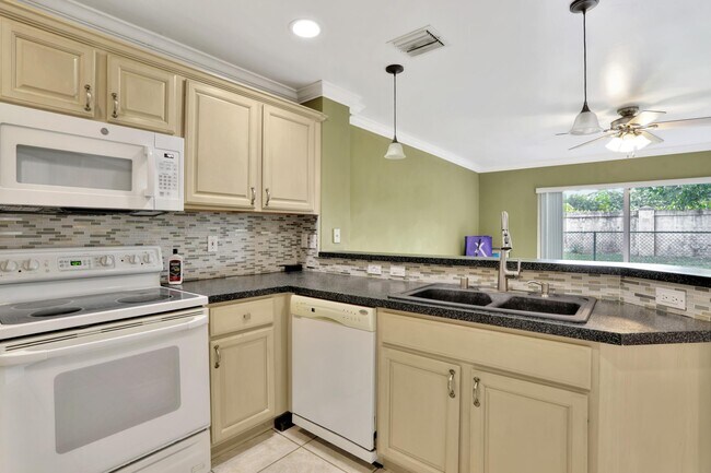 Foto del edificio - 4066 Cresent Creek St