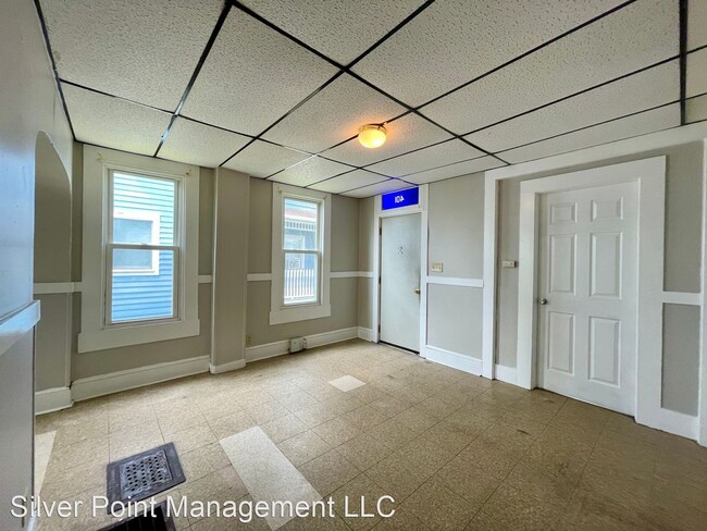 Building Photo - 4 br, 1 bath House - 401 N Pearl