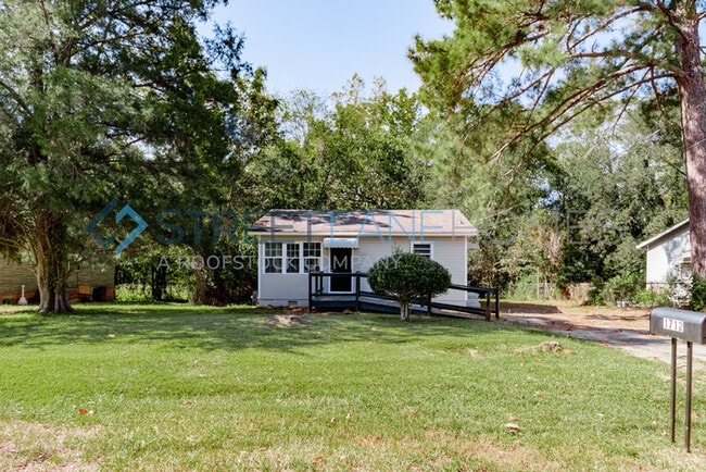 Building Photo - NOW OFFERING $250 OFF FIRST FULL MONTH IF ...