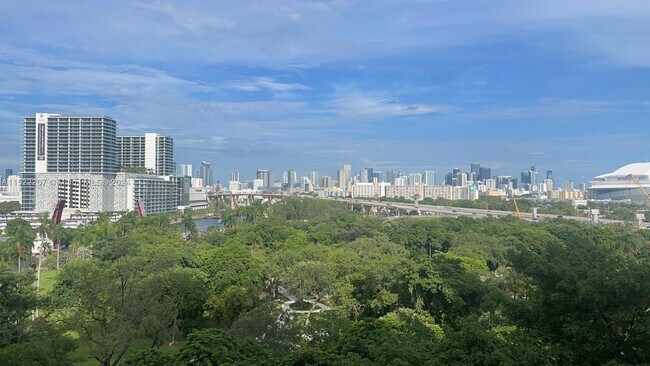 Foto del edificio - 1861 NW S River Dr