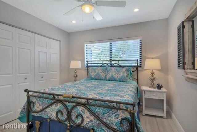 Foto del edificio - 2 br, 2 bath Townhome - 385 SE 17th Ave # 4