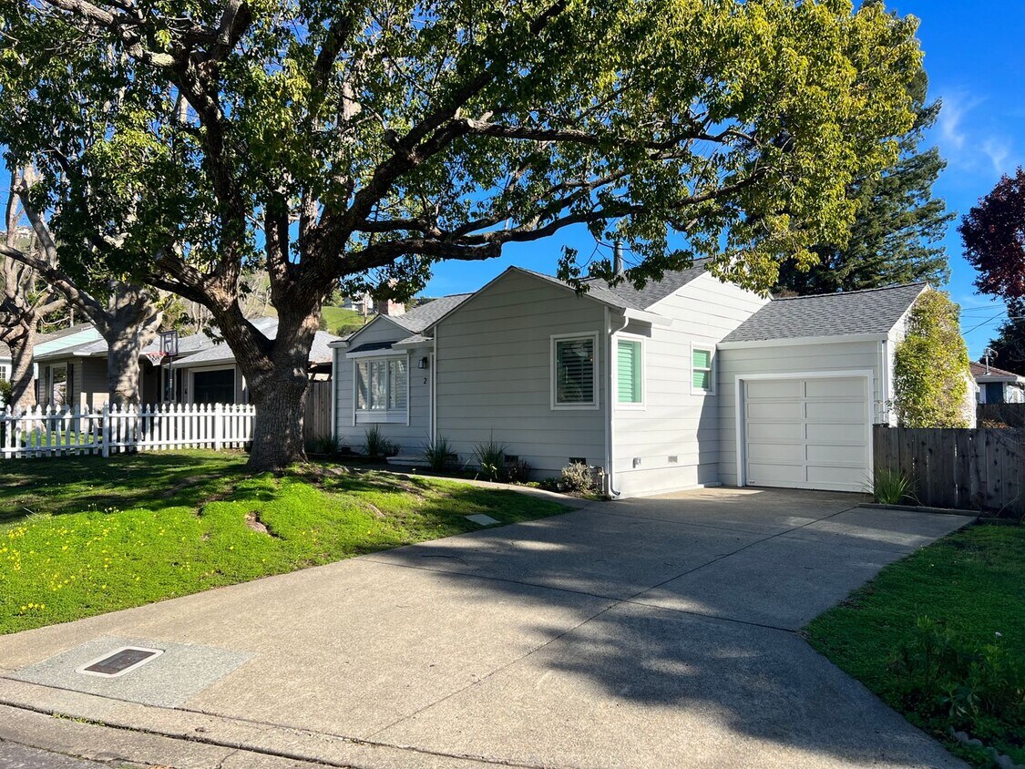 WONDERFUL TWO BEDROM TWO BATH UPDATED HOME... House Rental in San