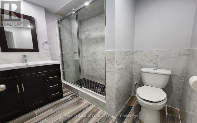 Building Photo - 1004 Maury Crescent