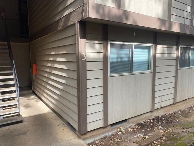 Foto del edificio - 2 br, 1 bath House - 405 Madrona Ave SE #3