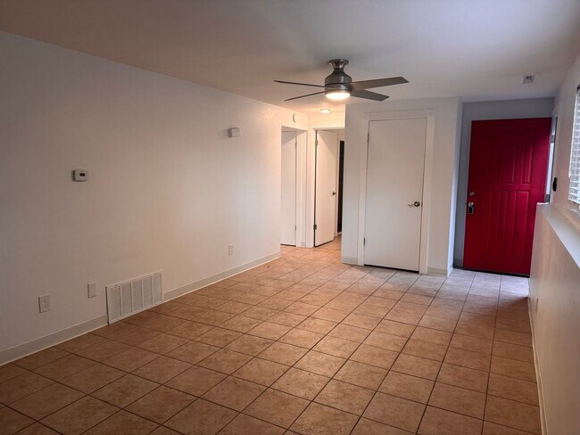 Foto del edificio - 1002 N Walnut St