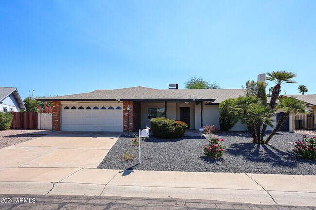 Building Photo - 11207 S Iroquois Dr