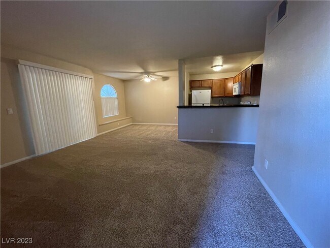 Foto del edificio - 9325 W Desert Inn Rd