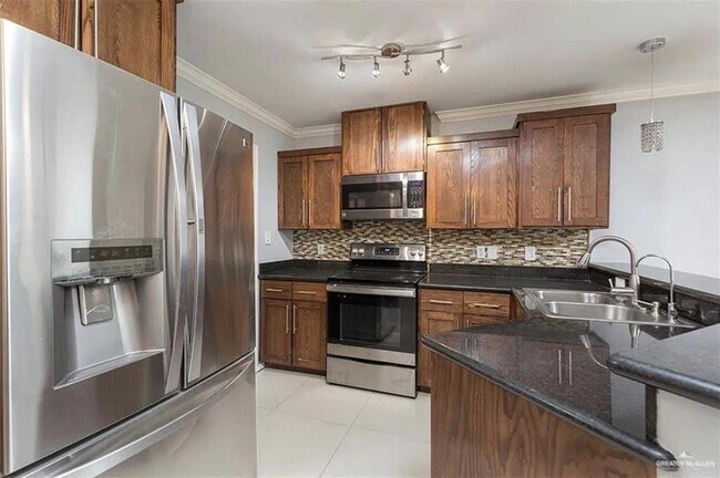 Foto del edificio - 14 S 48th Ln