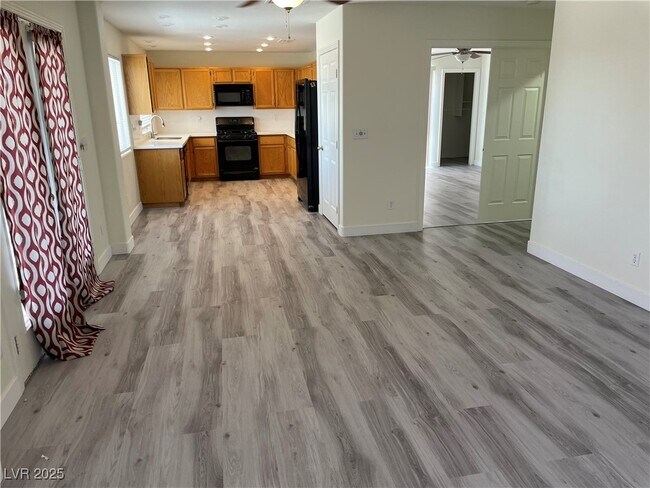 Foto del edificio - 2413 Cliffwood Dr