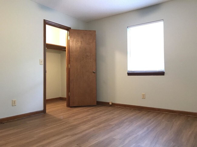 Building Photo - 2560 Dixon Ct