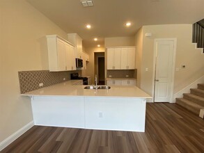 Building Photo - 6245 Rainbow Valley Pl