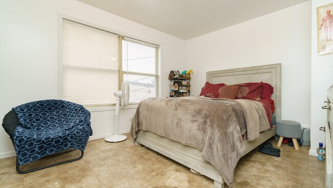 Building Photo - 2312 N Nagle Ave