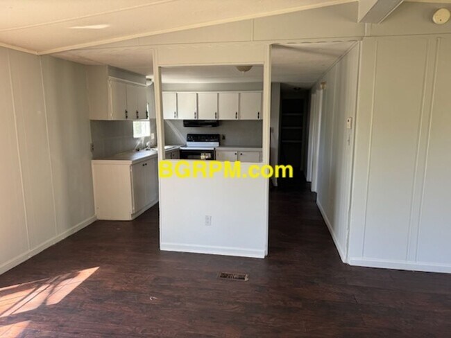 Foto del edificio - 4 BD, 2 BA, Home in Cabot